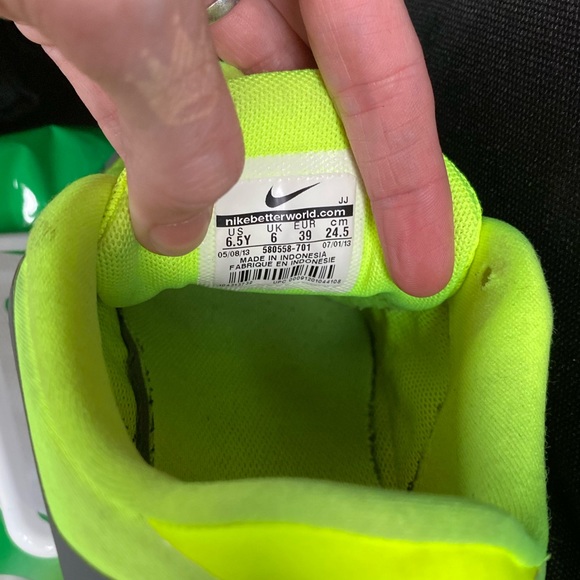 Kid’s Nike Free 5.0 Running Shoe - Picture 4 of 4